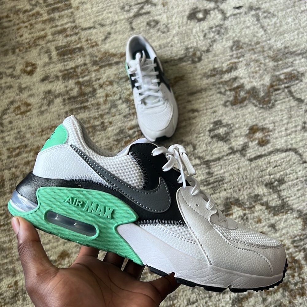 Nike Air Max Women Shoes (8.5)